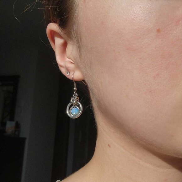 Vintage whimsical opalite and silver circle earrings ✦ Medieval fairy style ✦ - Picture 6 of 6